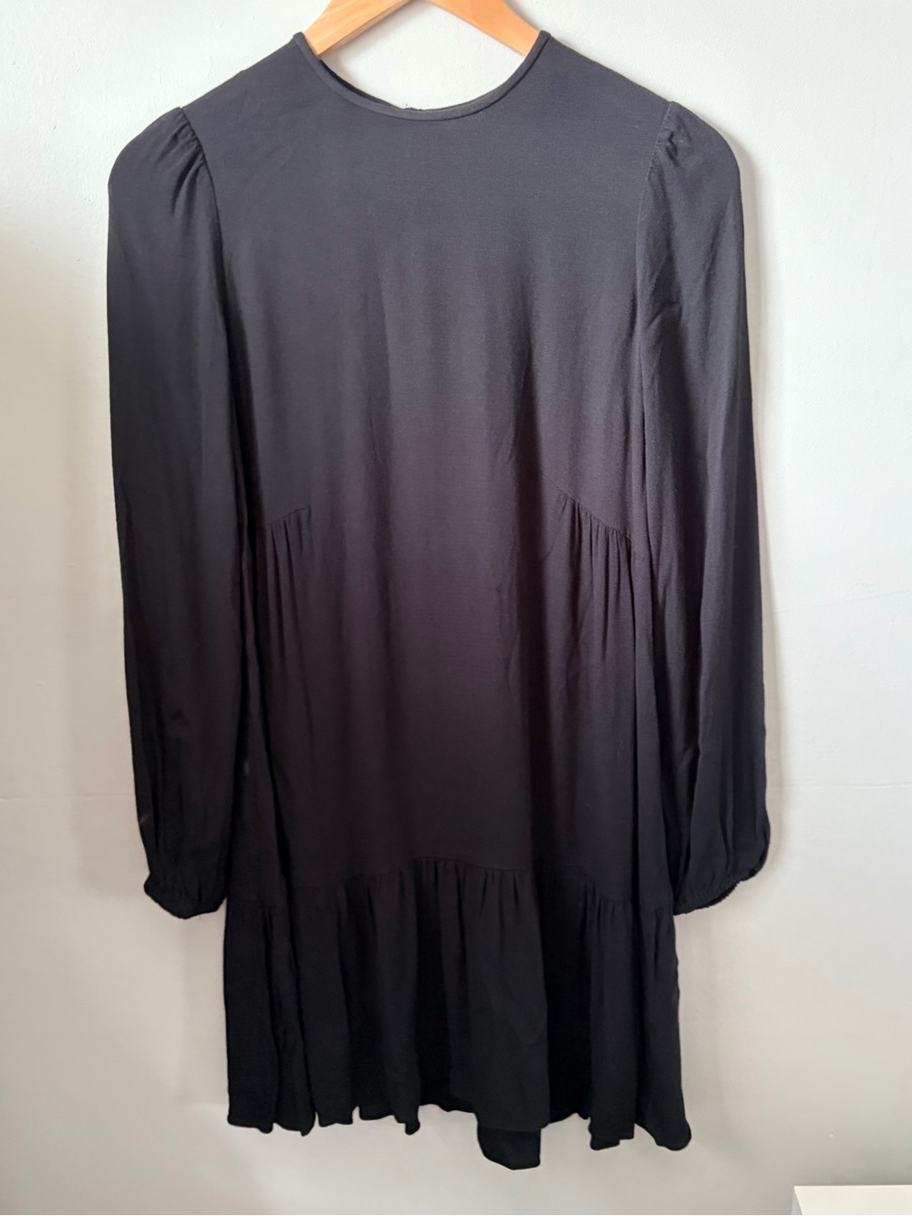 Aritzia Wilfred Tiered Babydoll Mini Dress 2XS Black Long Sleeve Keyhole